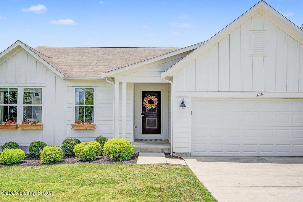 Photo of 3719 Scarlet Oak Ln, La Grange, KY 40031 (MLS # 1720660)