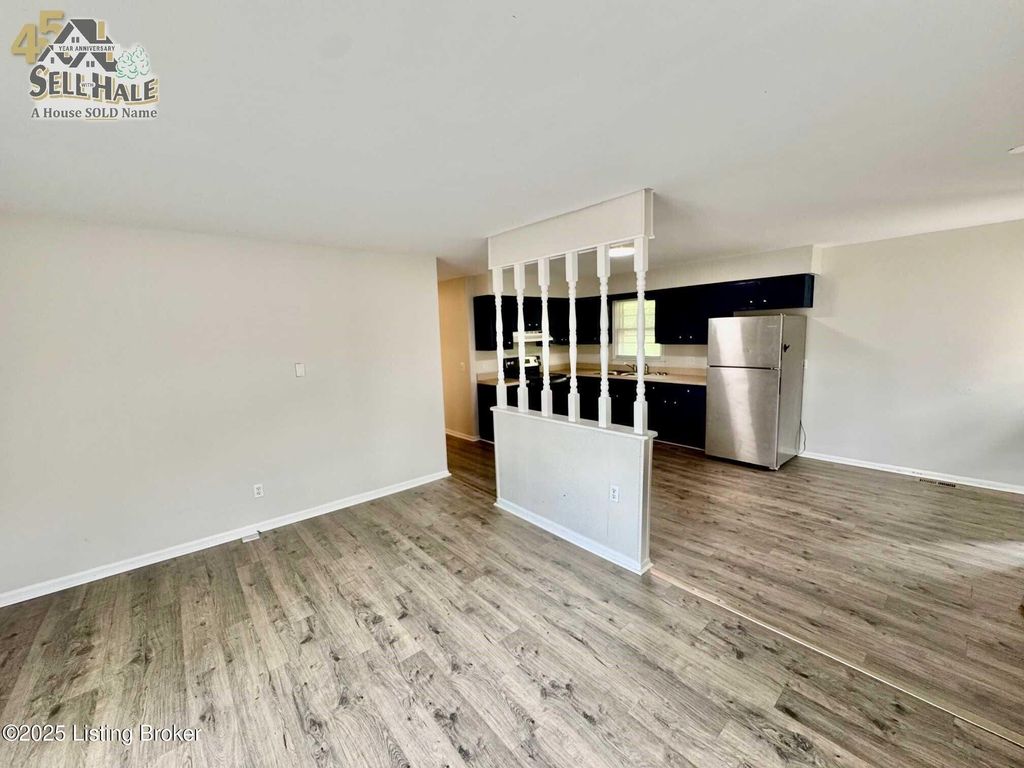 Photo of 105 Rizer Ave, Springfield, KY 40069 (MLS # 1703610)