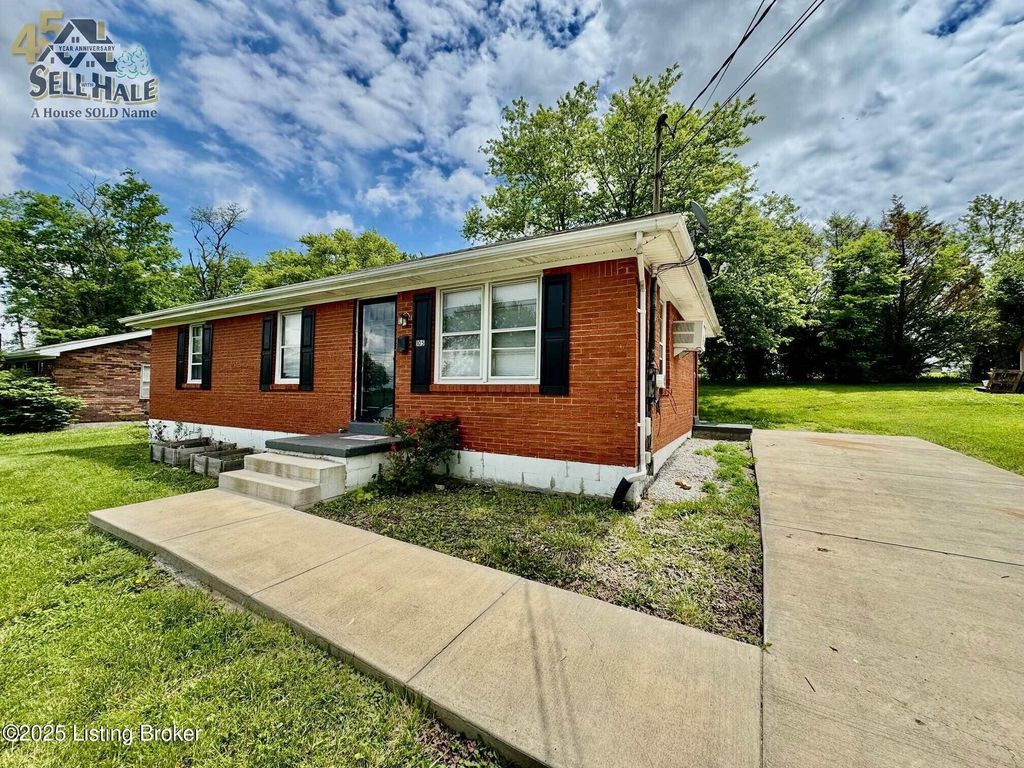 Photo of 105 Rizer Ave, Springfield, KY 40069 (MLS # 1703610)