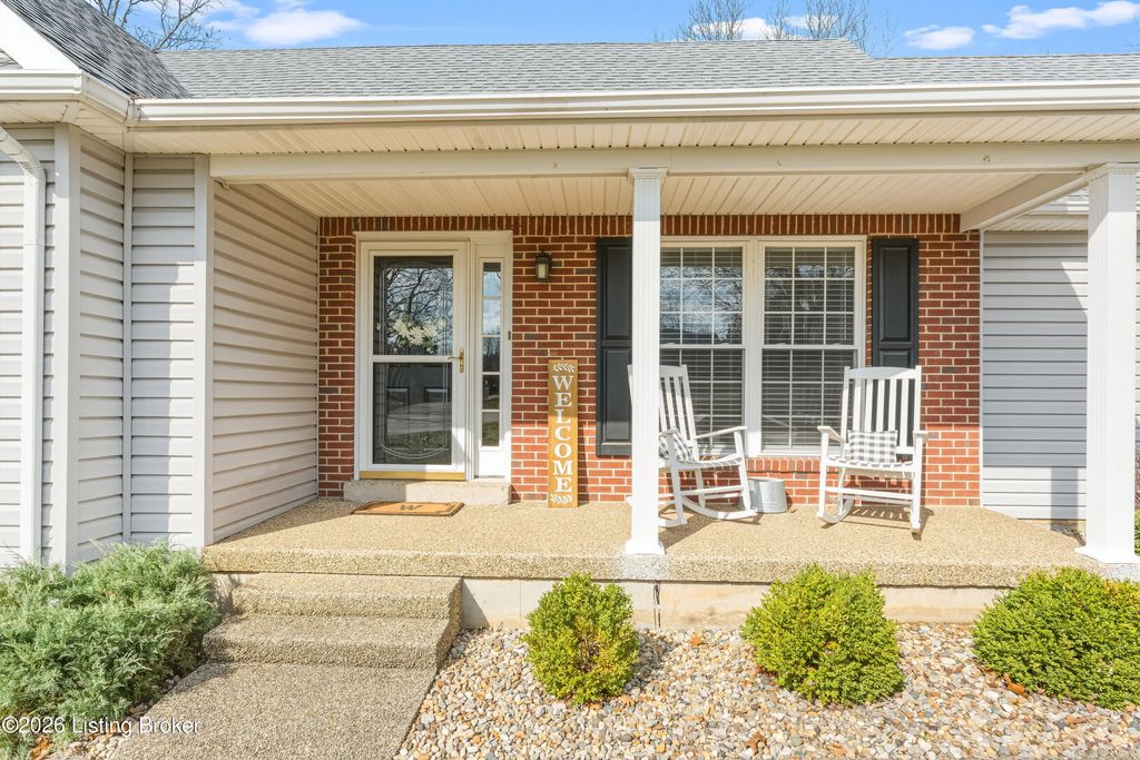 Photo of 70 Strawberry Cir, Brandenburg, KY 40108 (MLS # 1710881)