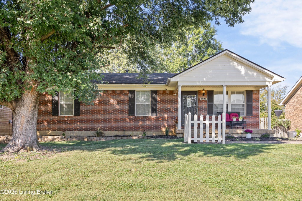 Photo of 6829 Fenway Rd, Louisville, KY 40258 (MLS # 1731569)