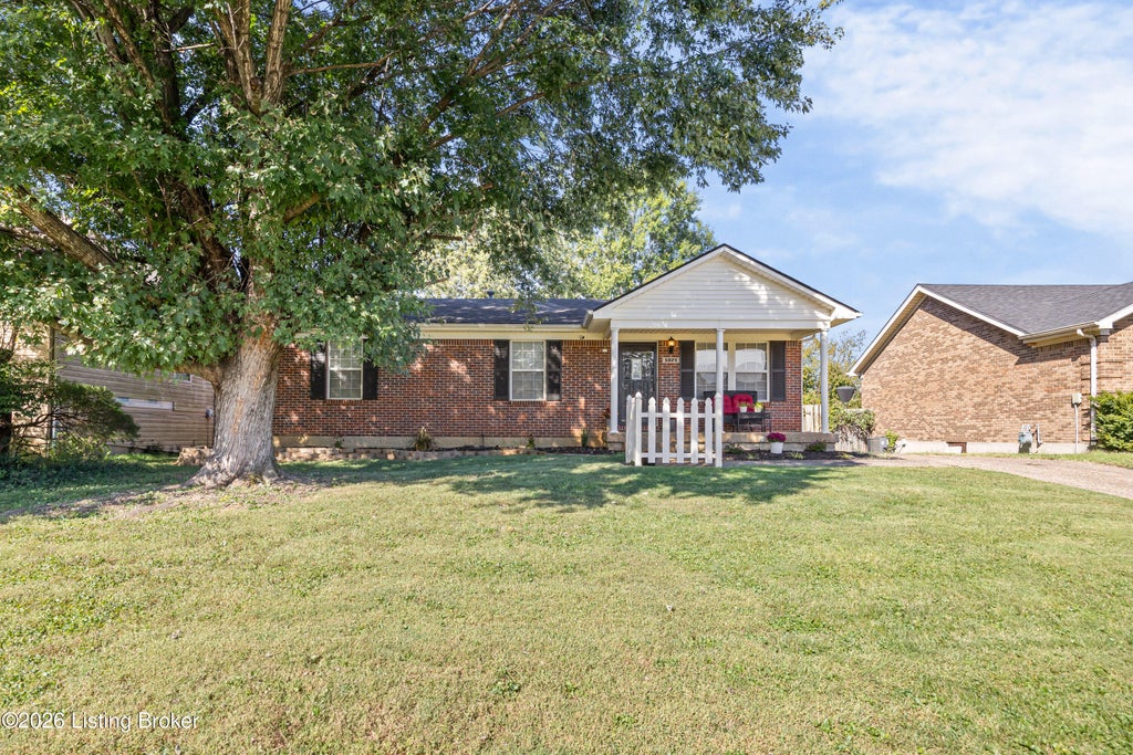 Photo of 6829 Fenway Rd, Louisville, KY 40258 (MLS # 1731569)