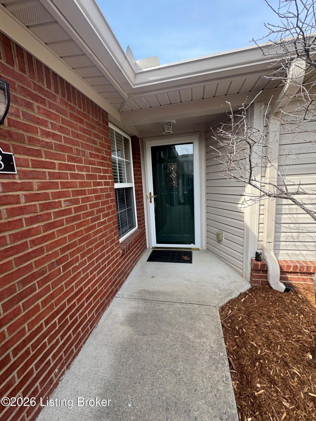 Photo of 9113 Hawthorne Pointe Dr, Louisville, KY 40272 (MLS # 1712083)