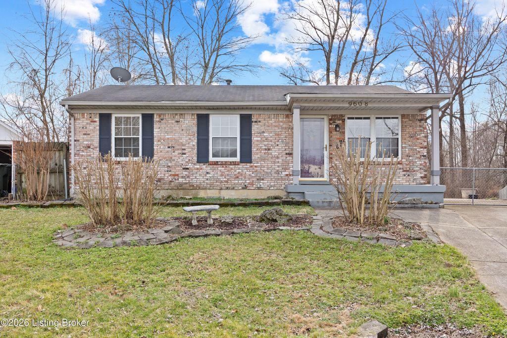 Photo of 9608 Pembury Ct, Louisville, KY 40272 (MLS # 1710592)
