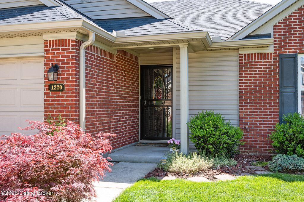 Photo of 1220 Royal Ave, La Grange, KY 40031 (MLS # 1715391)