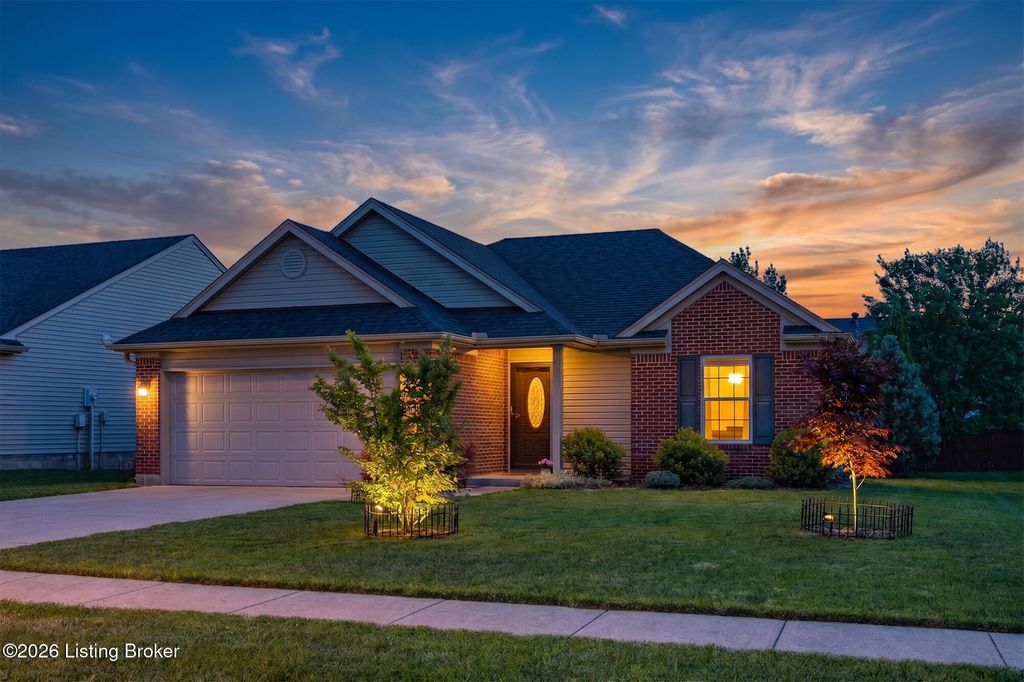 Photo of 1220 Royal Ave, La Grange, KY 40031 (MLS # 1715391)