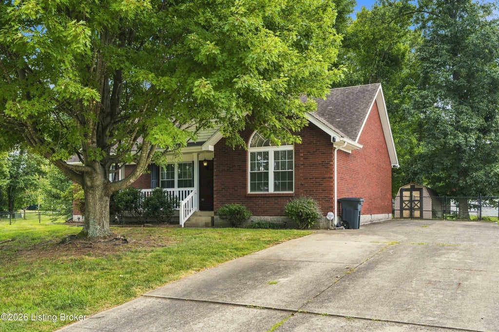 Photo of 103 Pacific Ct, Coxs Creek, KY 40013 (MLS # 1727672)