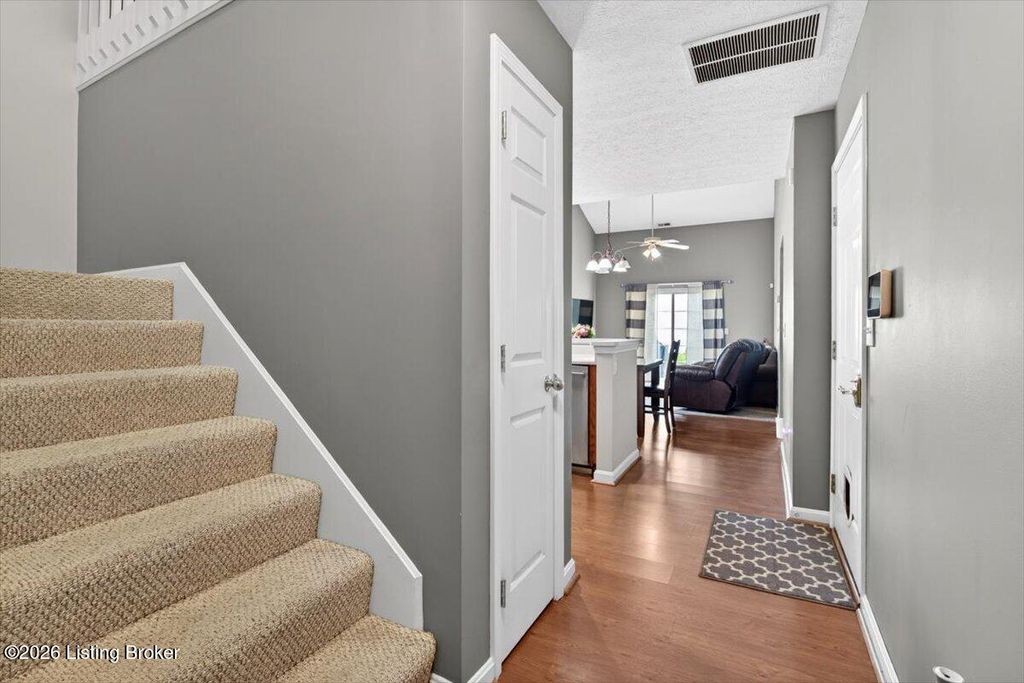 Photo of 8433 Arbor Meadow Way, Louisville, KY 40228 (MLS # 1719296)