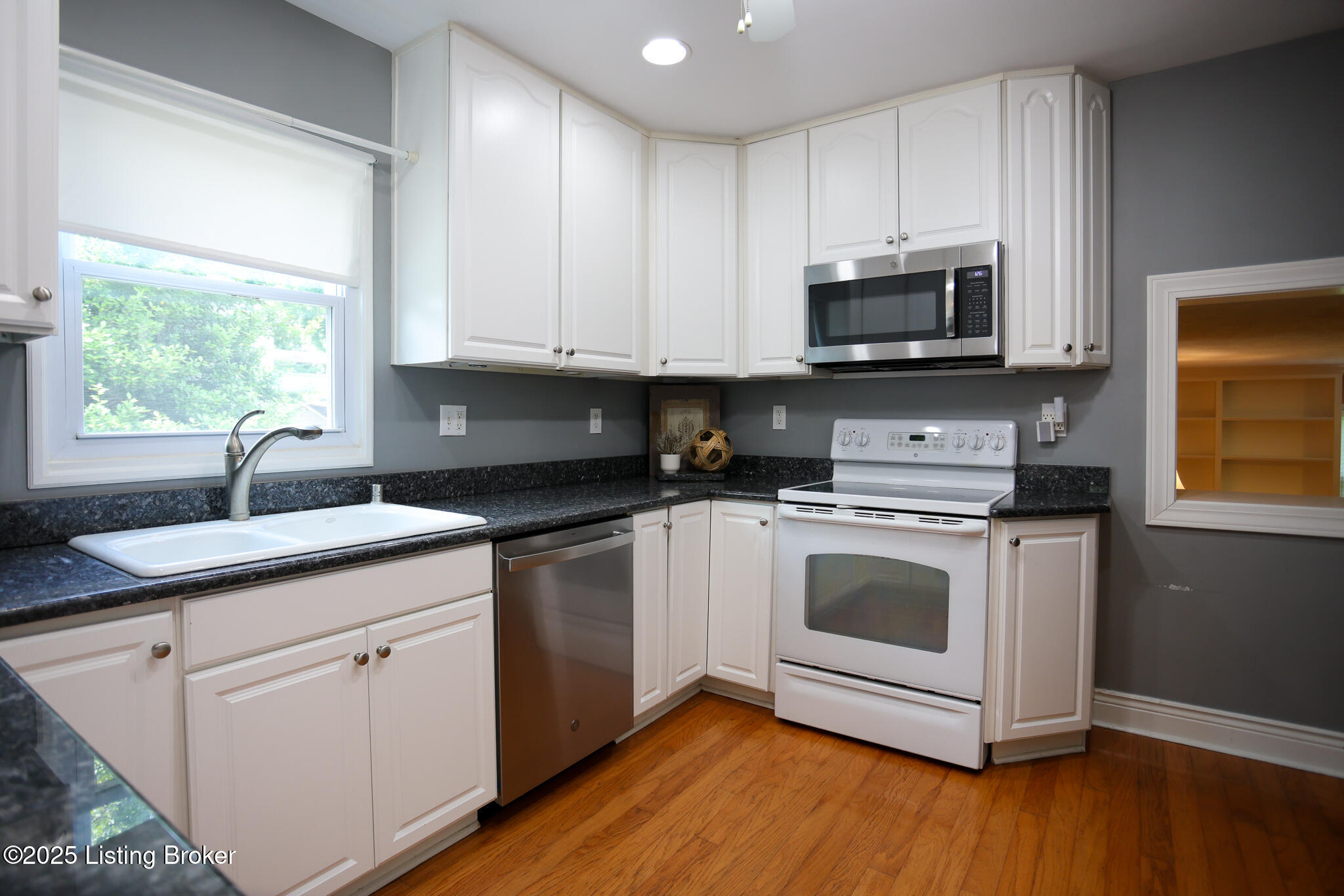 3521 Warner Ave, Louisville, Kentucky image 13