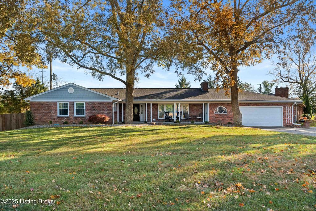 Photo of 101 Blue Fields Rd, Louisville, KY 40223 (MLS # 1703352)