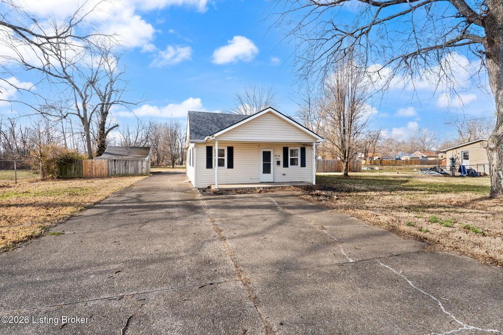 Photo of 5316 Guest Ave, Louisville, KY 40213 (MLS # 1709366)