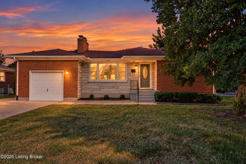Photo of 2207 Liverpool Ln, Louisville, KY 40218 (MLS # 1732566)