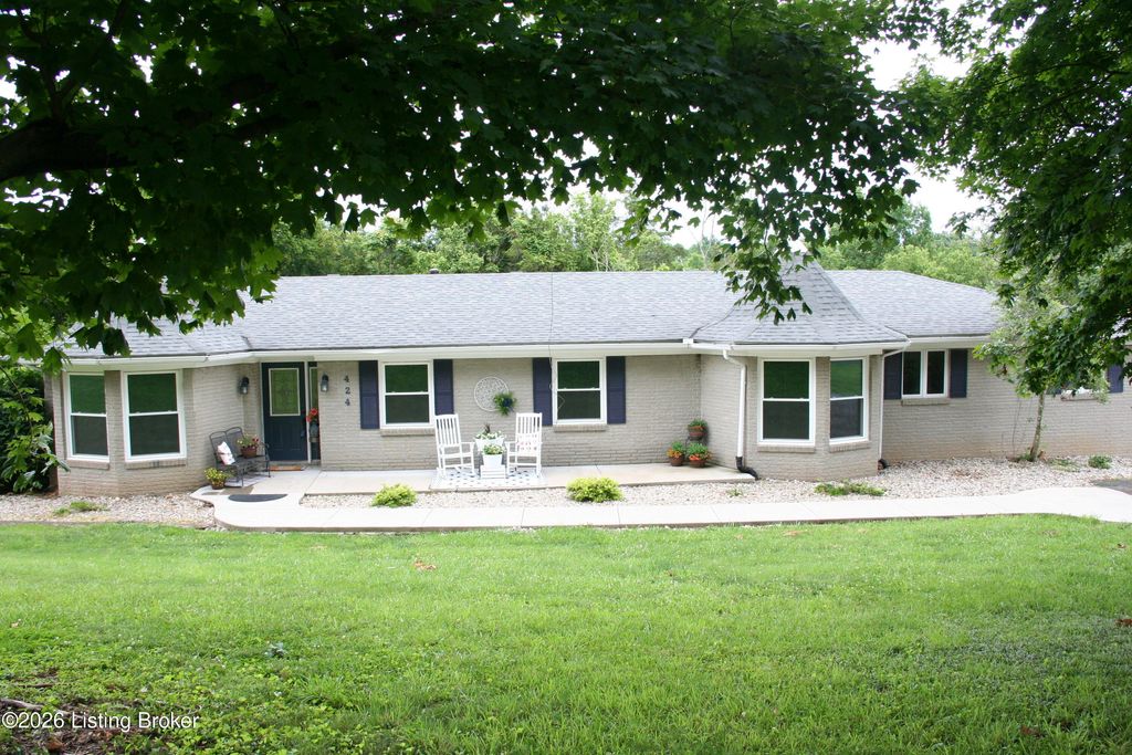 Photo of 424 Old Mill Stream Ln, Shepherdsville, KY 40165 (MLS # 1721027)