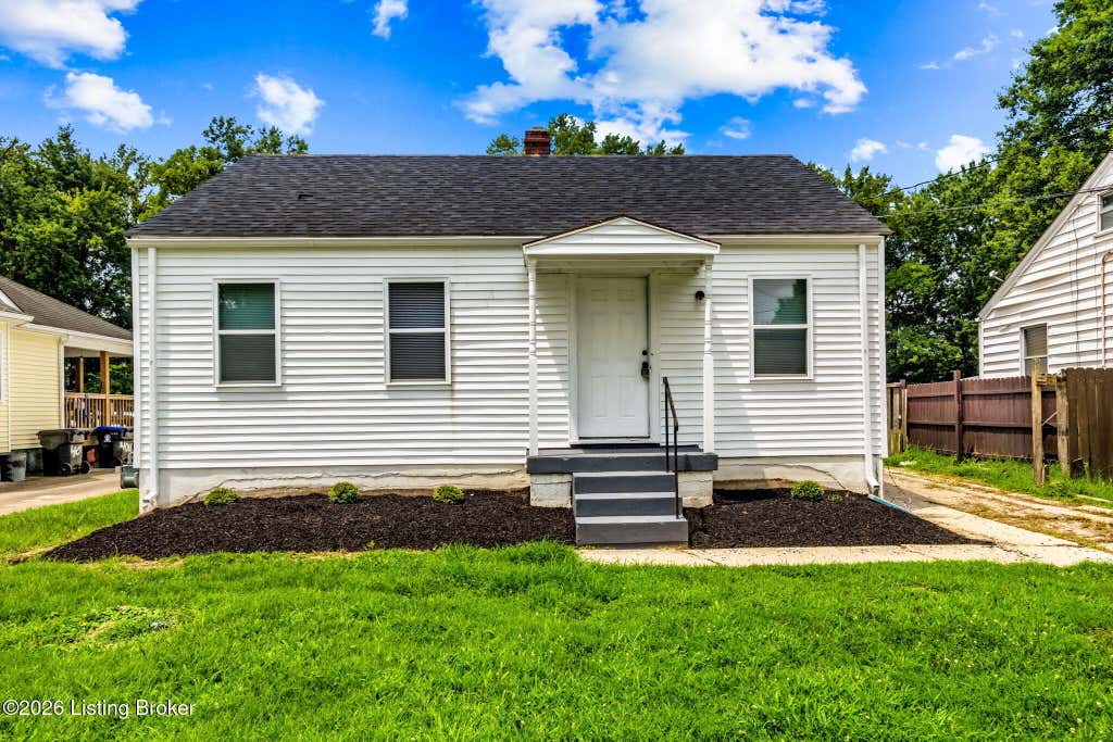 Photo of 4014 Mapleton Ave, Louisville, KY 40215 (MLS # 1724401)