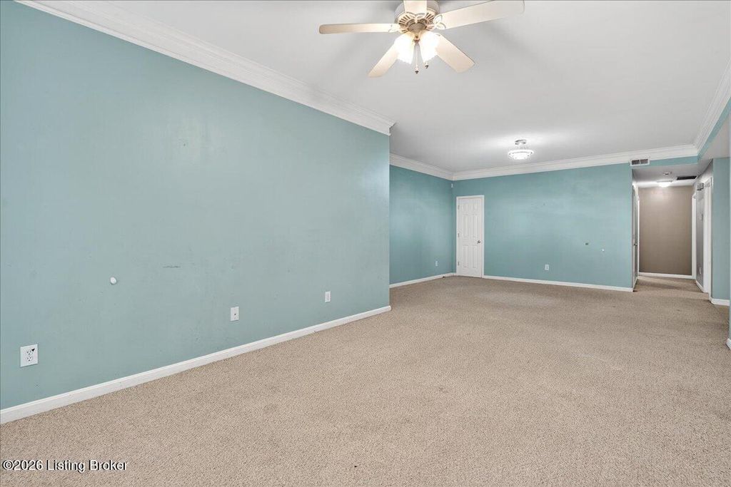 Photo of 209 S Dorsey Ln, Louisville, KY 40223 (MLS # 1712234)