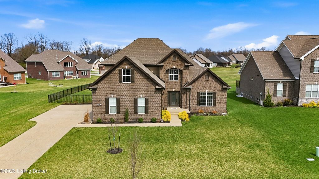 Photo of 11527 Angel Falls Dr, Prospect, KY 40059 (MLS # 1712564)