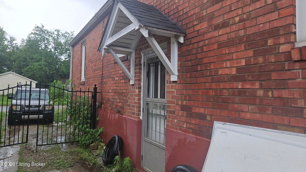 Photo of 1416 Larchmont Ave, Louisville, KY 40215 (MLS # 1718362)