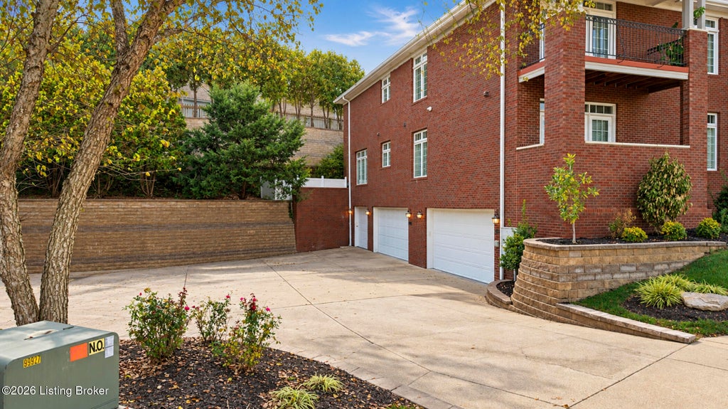 Photo of 15304 Royal Troon Ave, Louisville, KY 40245 (MLS # 1732755)