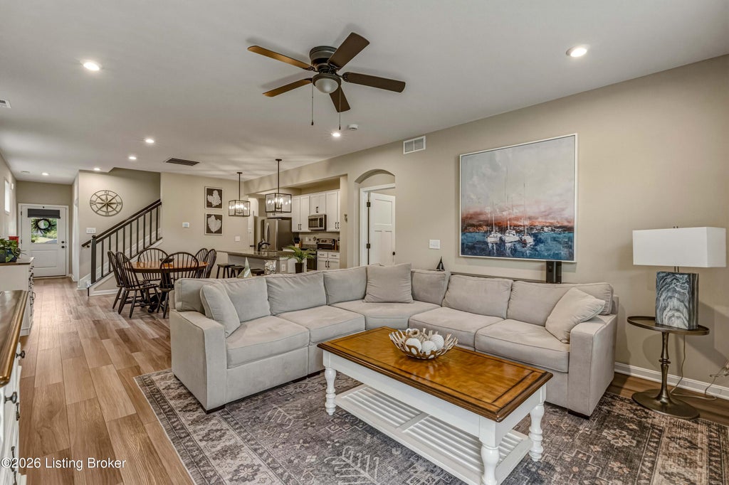 Photo of 10048 Windcrest Farms Ln, Louisville, KY 40291 (MLS # 1719275)