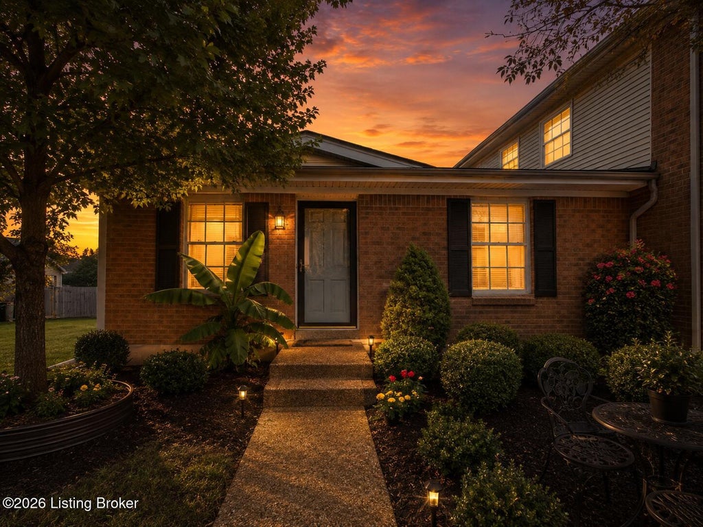 Photo of 3009 Brookway Ct, Louisville, KY 40214 (MLS # 1727299)