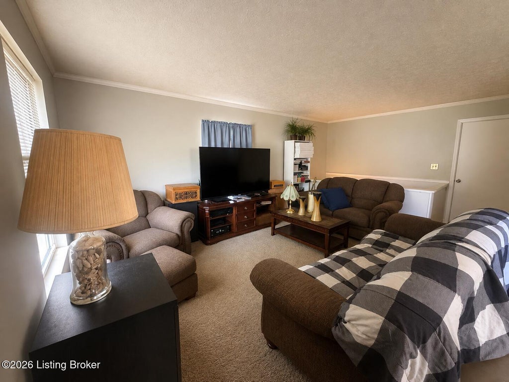 Photo of 3009 Brookway Ct, Louisville, KY 40214 (MLS # 1727299)