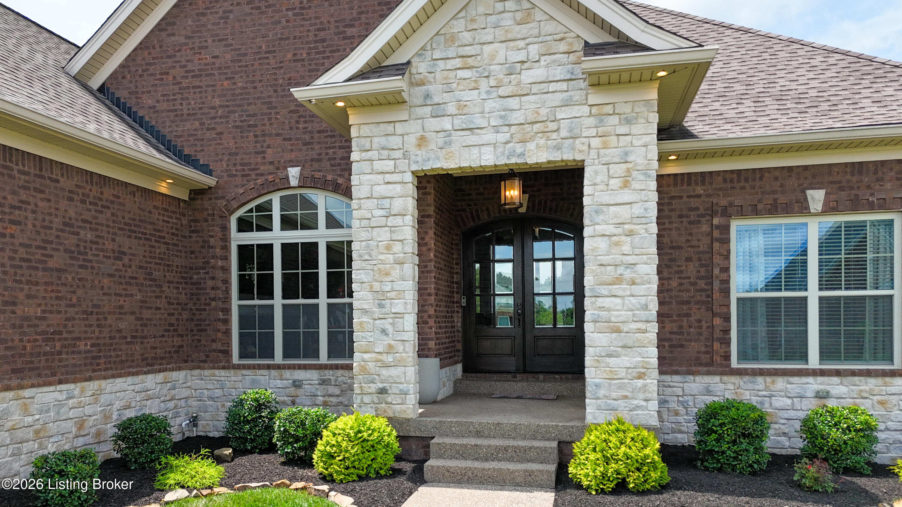 8022 Wooded Ridge Dr