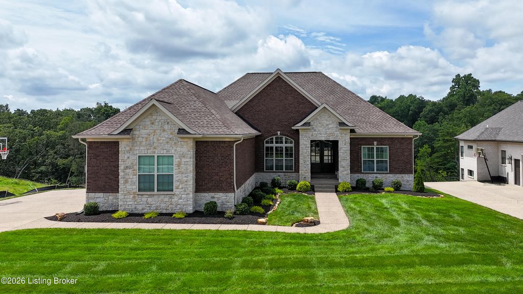 Photo of 8022 Wooded Ridge Dr, Louisville, KY 40214 (MLS # 1713581)