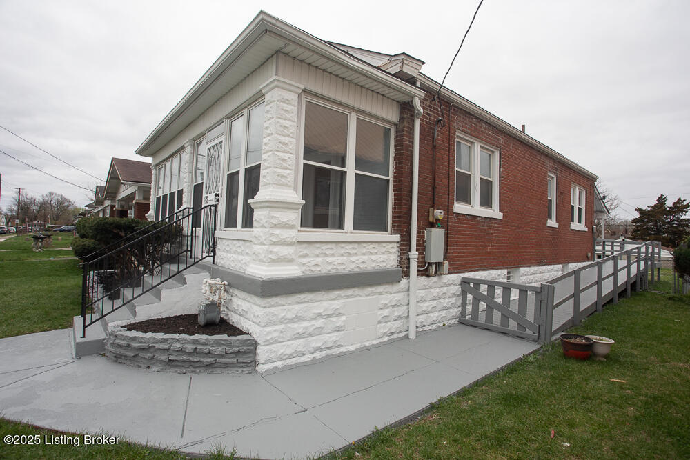 730 S 38th St, Louisville, Kentucky image 2