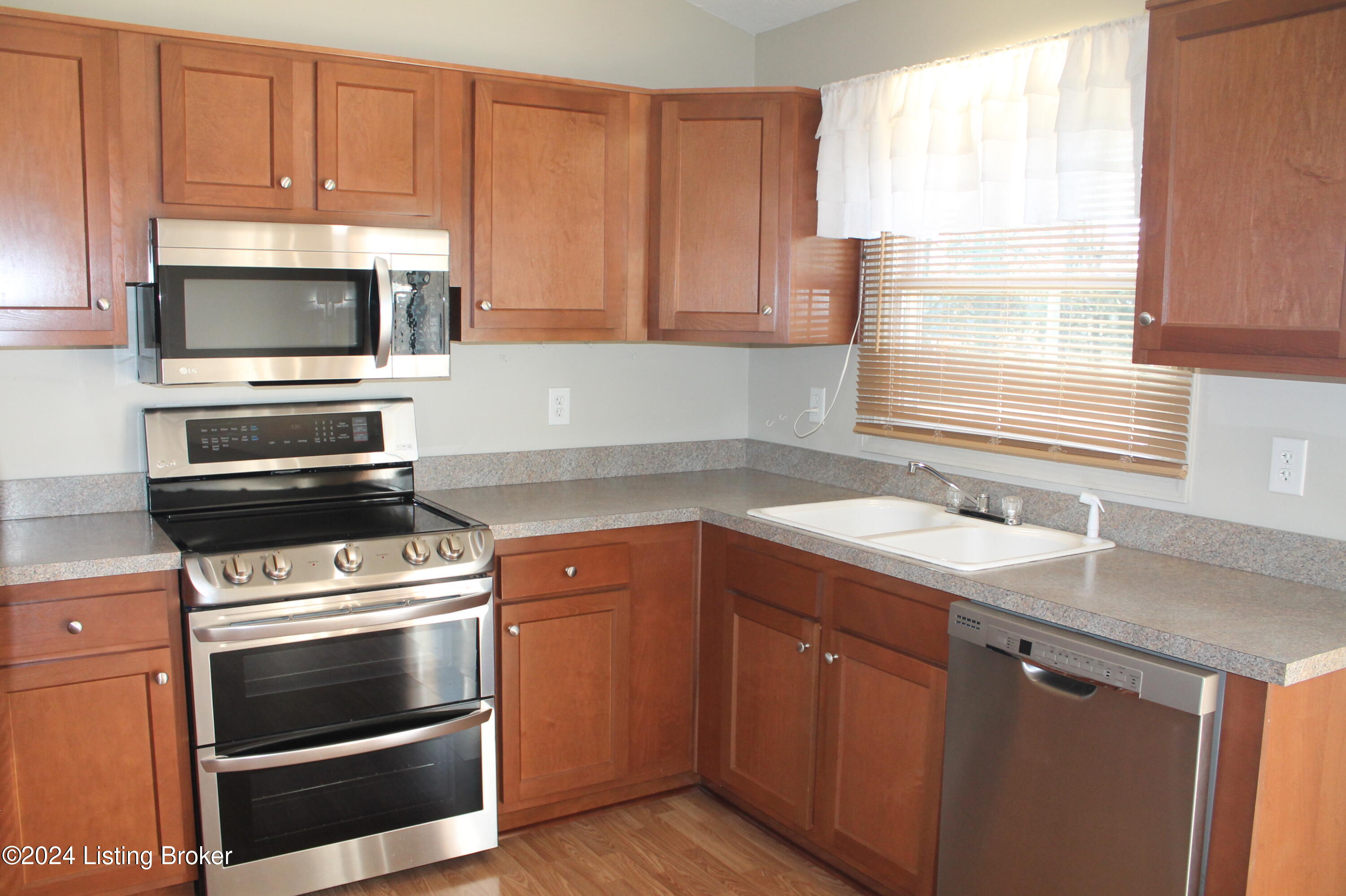 443 Lloyd Ln, Mt Washington, Kentucky image 8