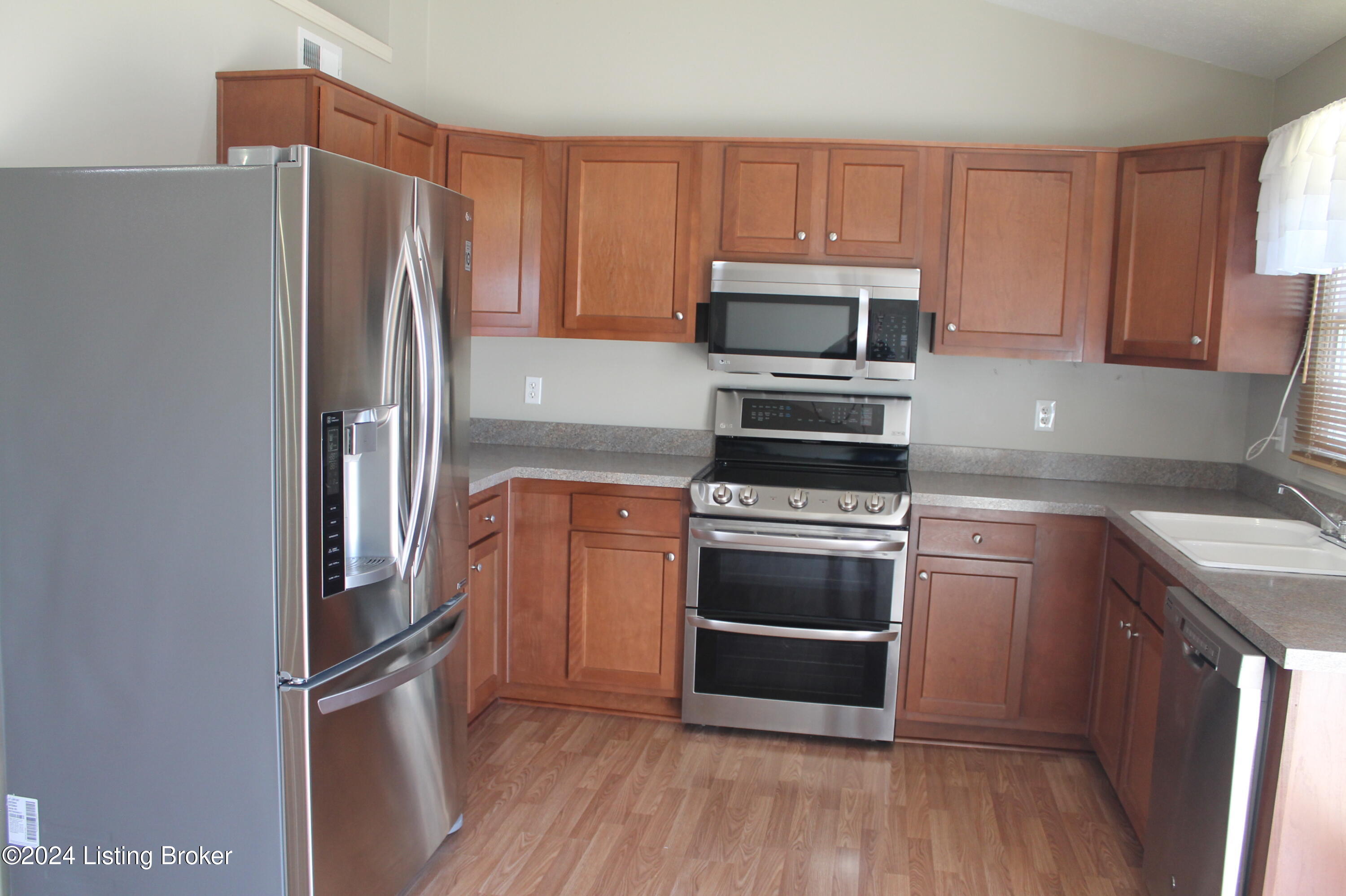 443 Lloyd Ln, Mt Washington, Kentucky image 6