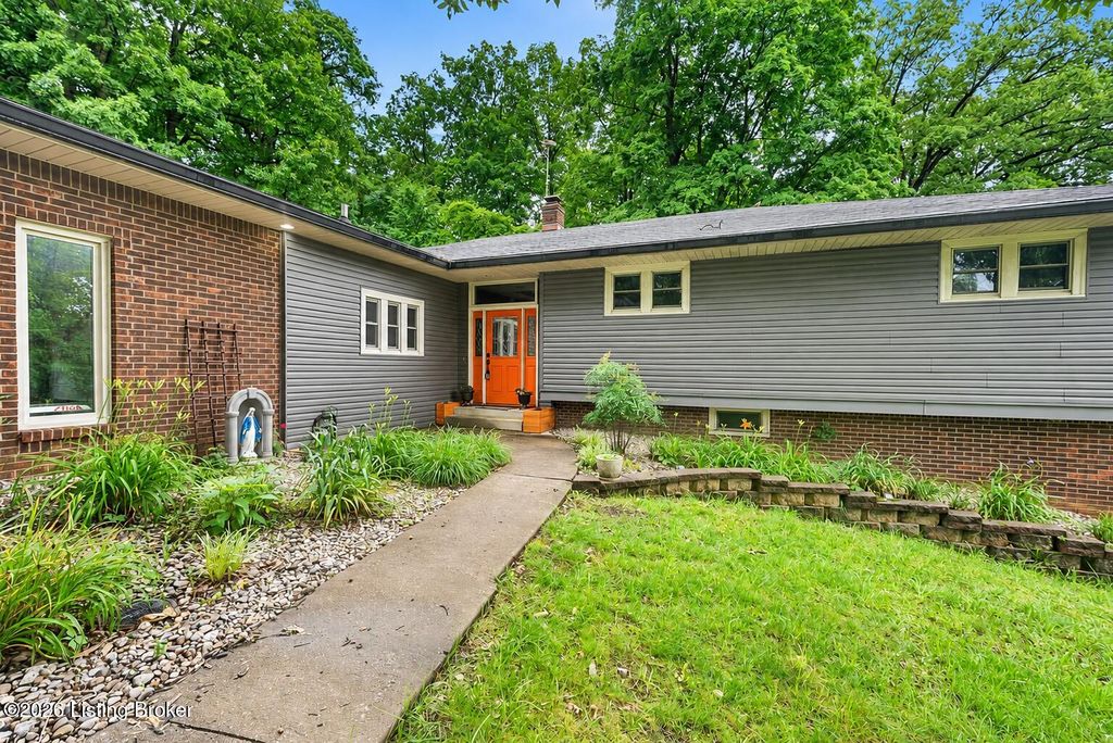Photo of 3140 Yorkshire Dr, Bardstown, KY 40004 (MLS # 1720502)