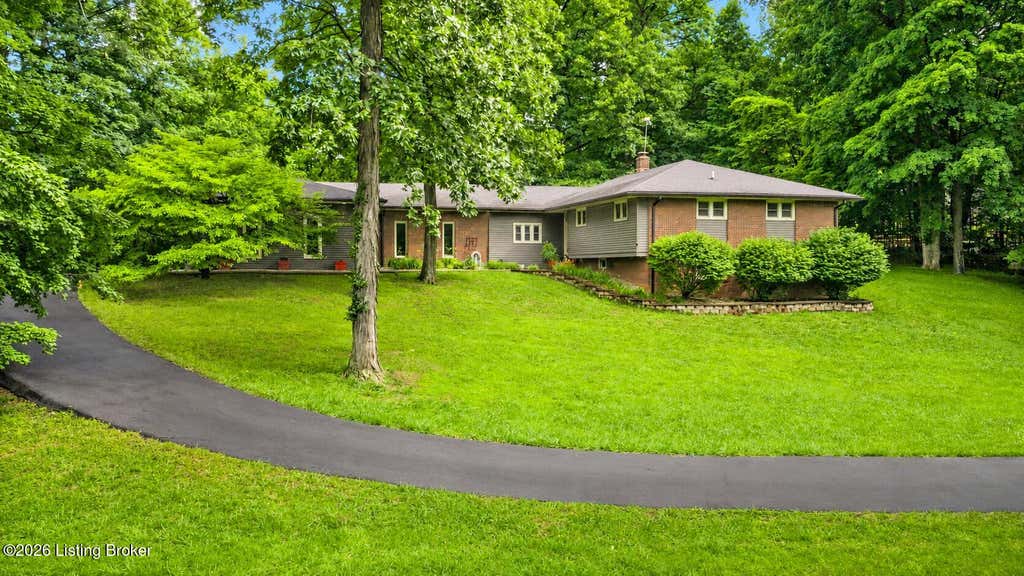 Photo of 3140 Yorkshire Dr, Bardstown, KY 40004 (MLS # 1720502)