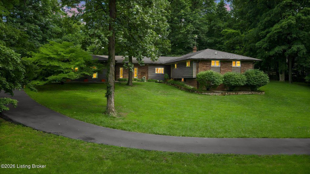 Photo of 3140 Yorkshire Dr, Bardstown, KY 40004 (MLS # 1720502)