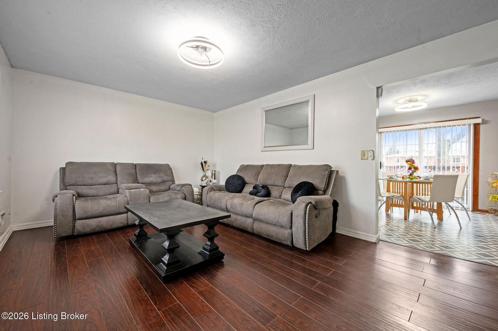 Photo of 8311 Latania Dr, Louisville, KY 40258 (MLS # 1710713)