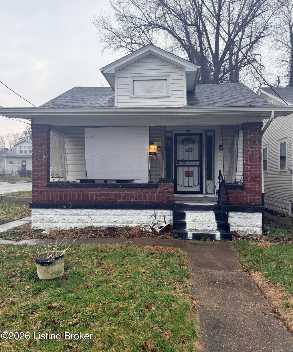 Photo of 4200 Sunset Ave, Louisville, KY 40211 (MLS # 1712349)