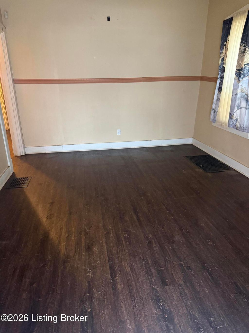 Photo of 4200 Sunset Ave, Louisville, KY 40211 (MLS # 1712349)