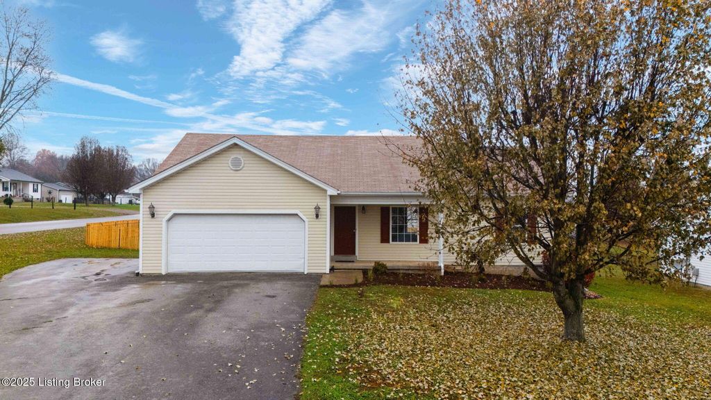 Photo of 1201 Salem Cir, Bowling Green, KY 42101 (MLS # 1704033)