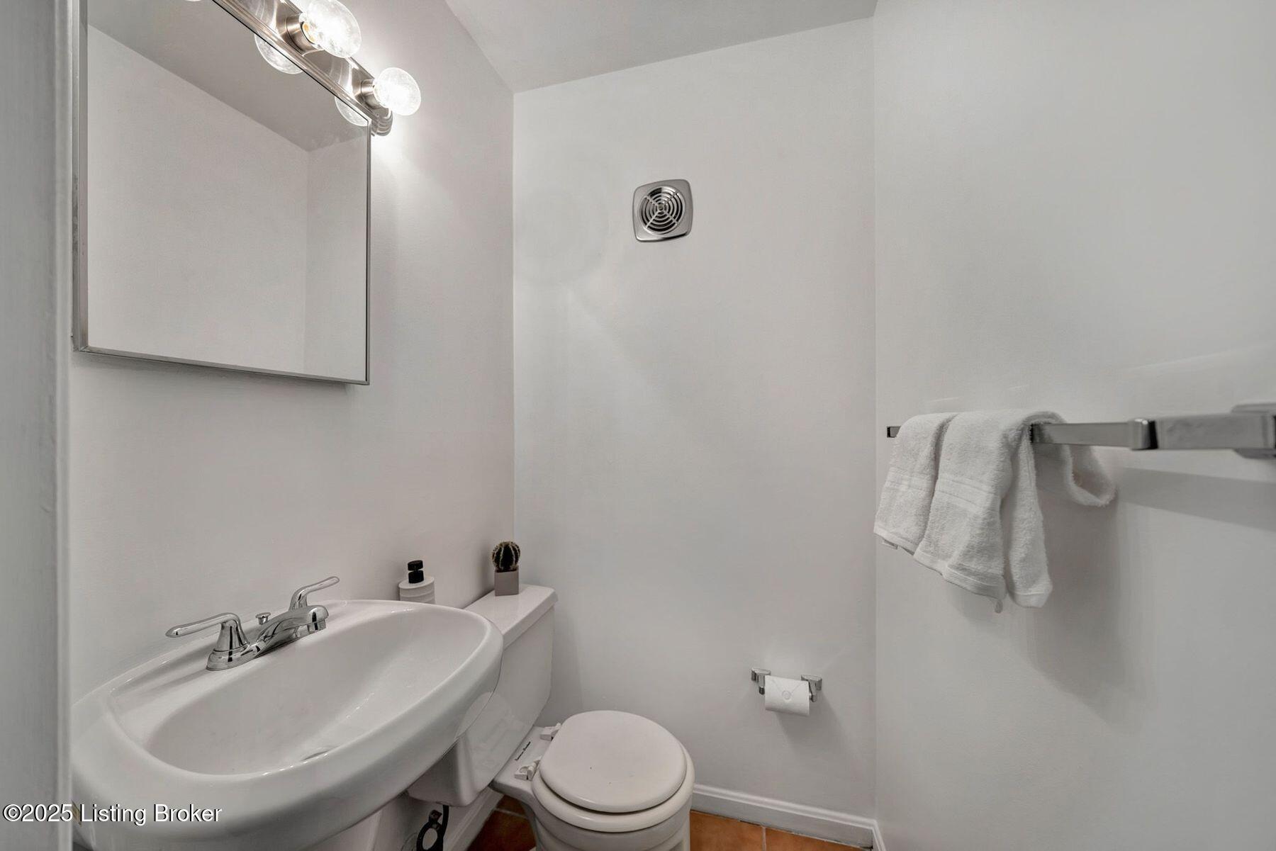 3311 Leith Ln #APT 3, Louisville, Kentucky image 11