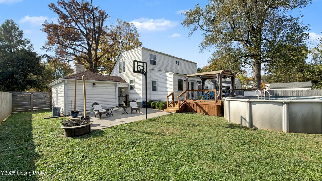 Photo of 333 S Hubbards Ln, Louisville, KY 40207 (MLS # 1702362)