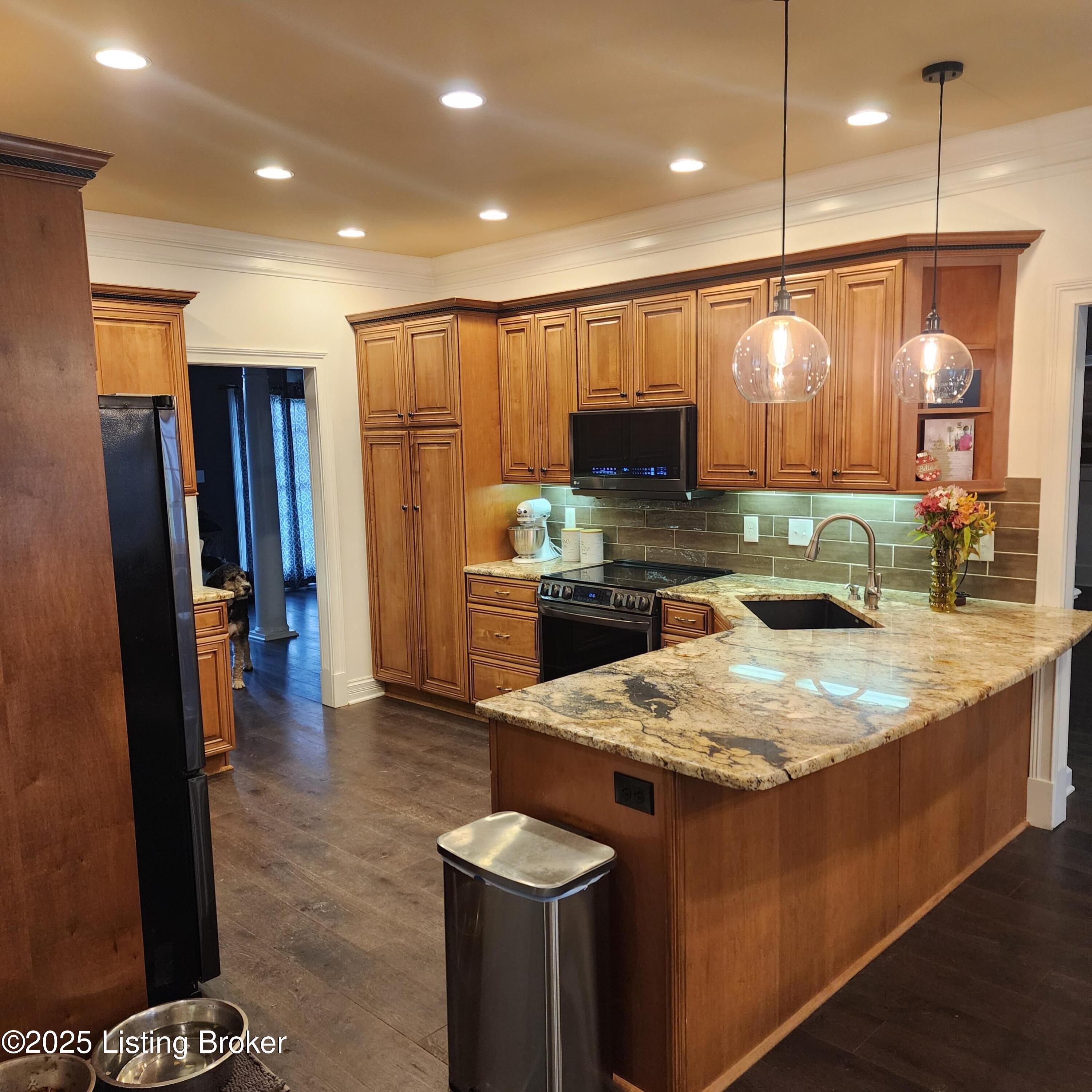 659 Burlwood Cir, Mt Washington, Kentucky image 6