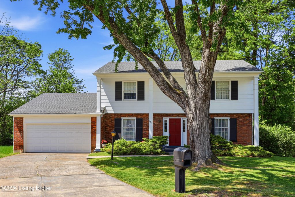 Photo of 2614 Aylesbury Ct, Louisville, KY 40242 (MLS # 1715260)