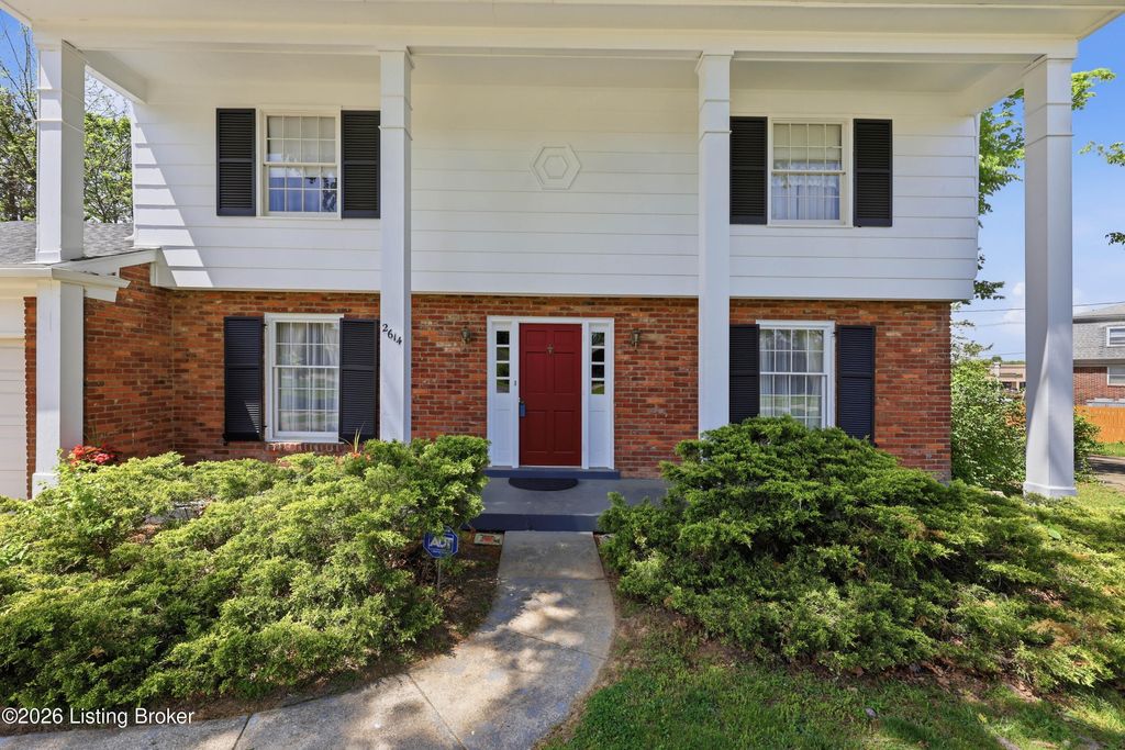 Photo of 2614 Aylesbury Ct, Louisville, KY 40242 (MLS # 1715260)