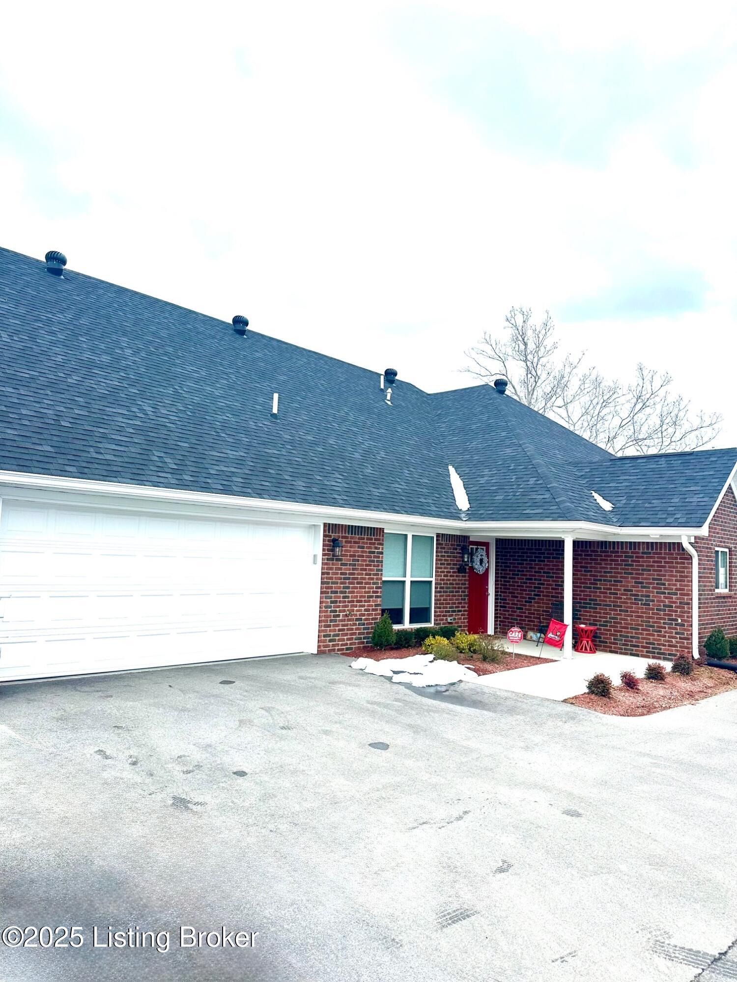518 Eagle Pointe Dr, Louisville, Kentucky image 2