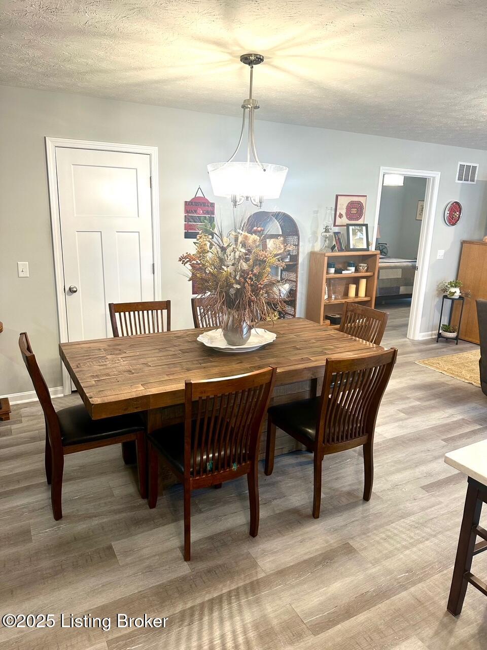 518 Eagle Pointe Dr, Louisville, Kentucky image 6