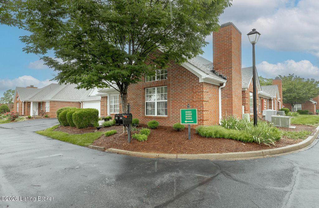 Photo of 10503 Wemberley Hill Blvd, Louisville, KY 40241 (MLS # 1718314)