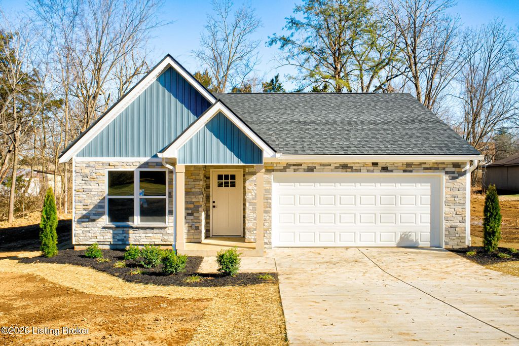 Photo of 158 Mapleview Dr, Mt Washington, KY 40047 (MLS # 1707468)