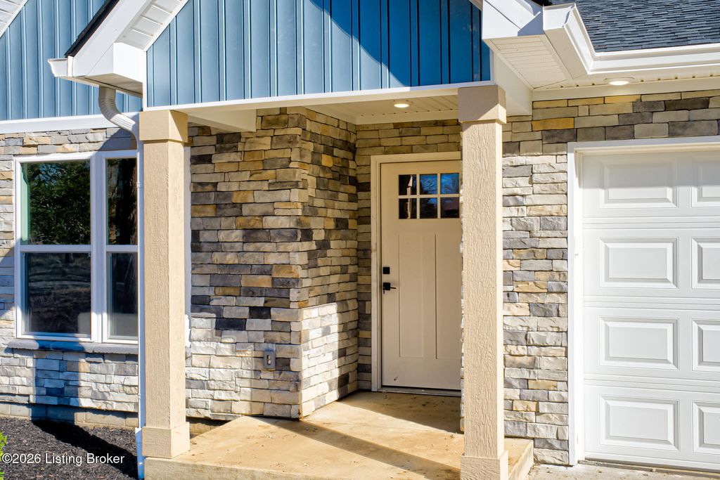 Photo of 158 Mapleview Dr, Mt Washington, KY 40047 (MLS # 1707468)