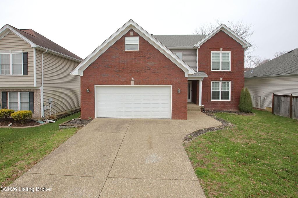 Photo of 8004 Village Gate Ct, Louisville, KY 40291 (MLS # 1710954)