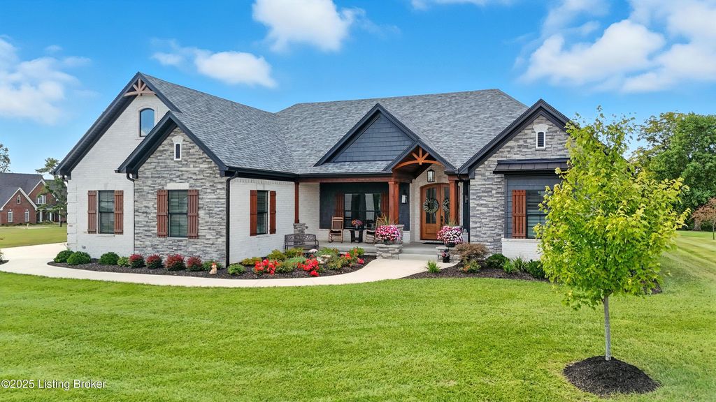 Photo of 132 Laurel Dr, Bardstown, KY 40004 (MLS # 1712377)