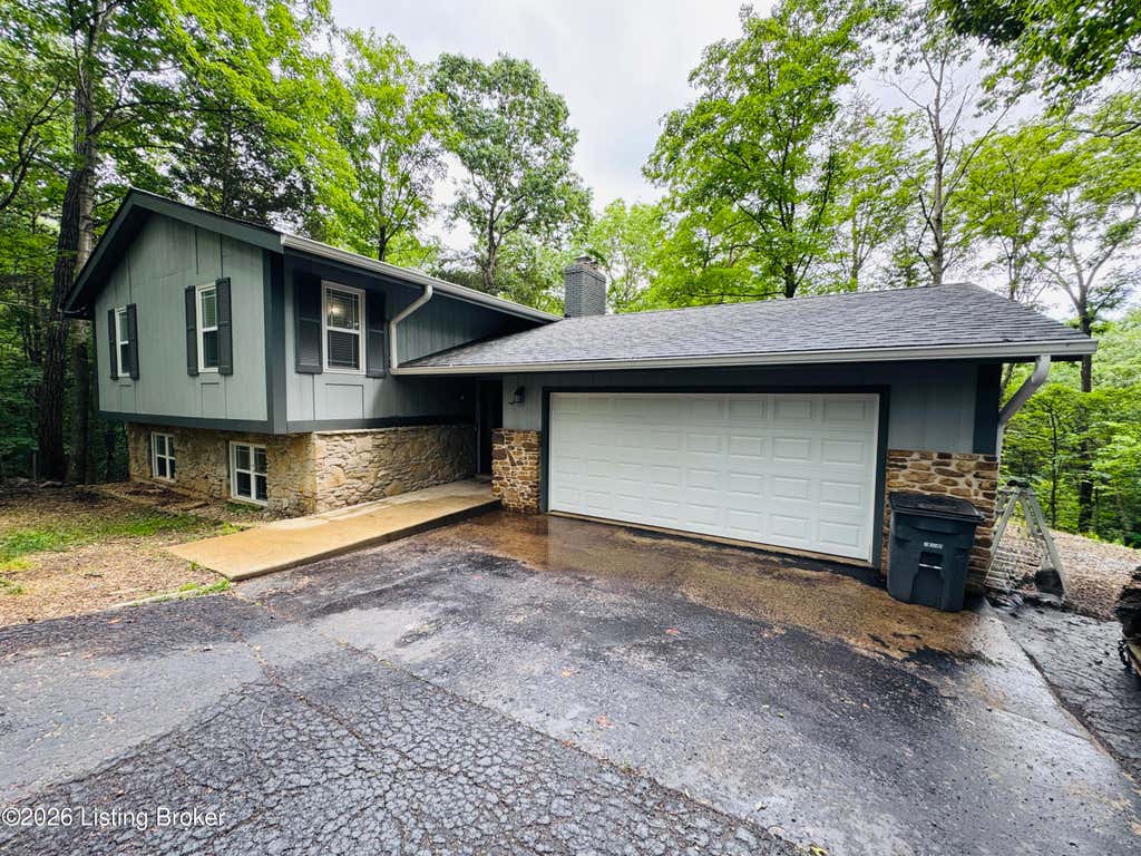 Photo of 126 Short Leaf Ln, Brandenburg, KY 40108 (MLS # 1719909)